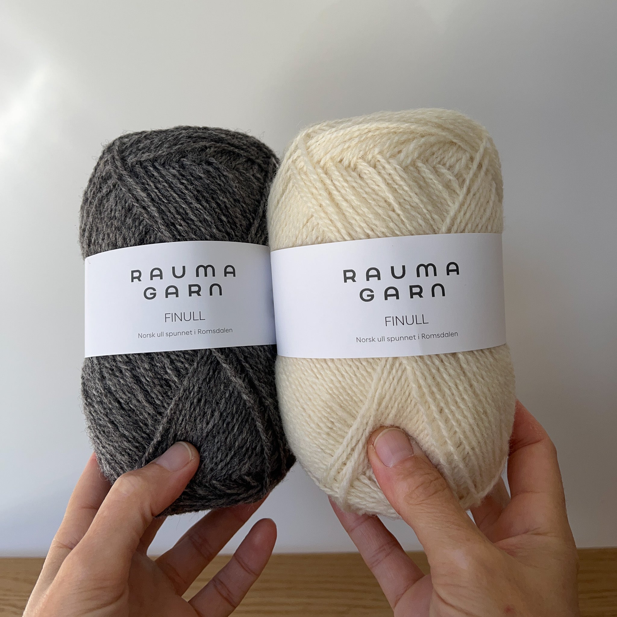 Kit Kitten Catch Mittens B