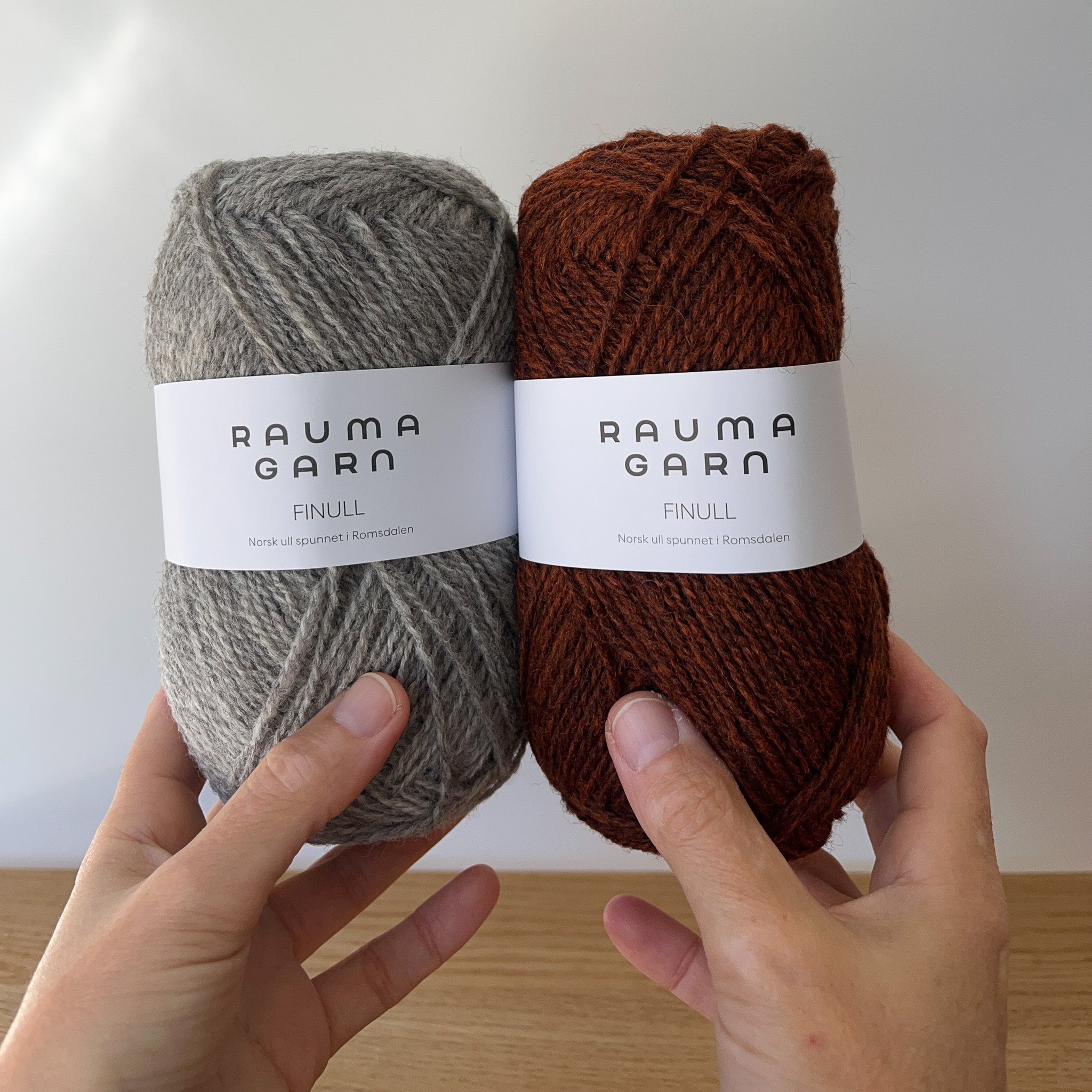 Kit Kitten Catch Mittens C